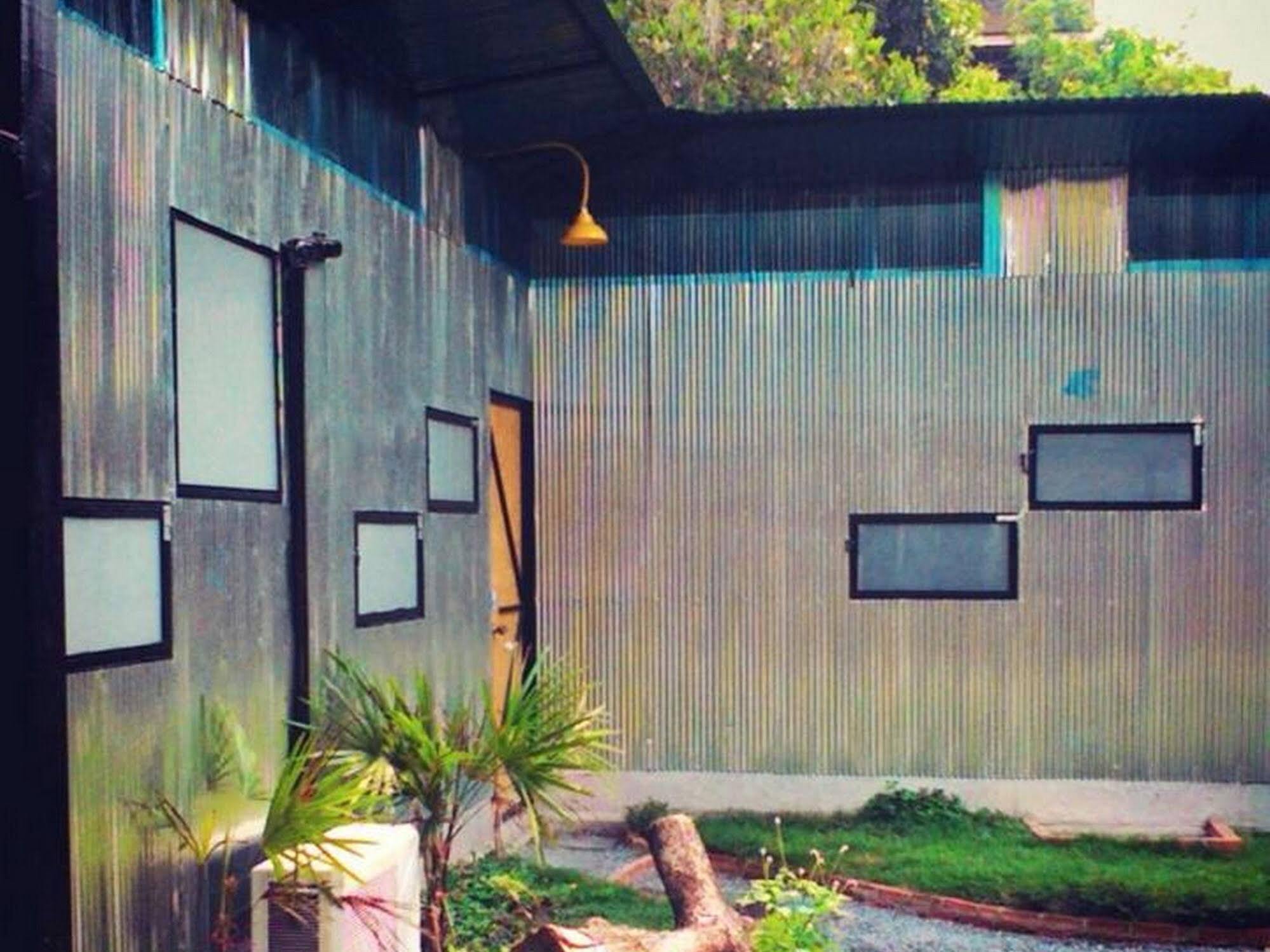 Viva Shack Hostel Chiang Mai Exterior photo
